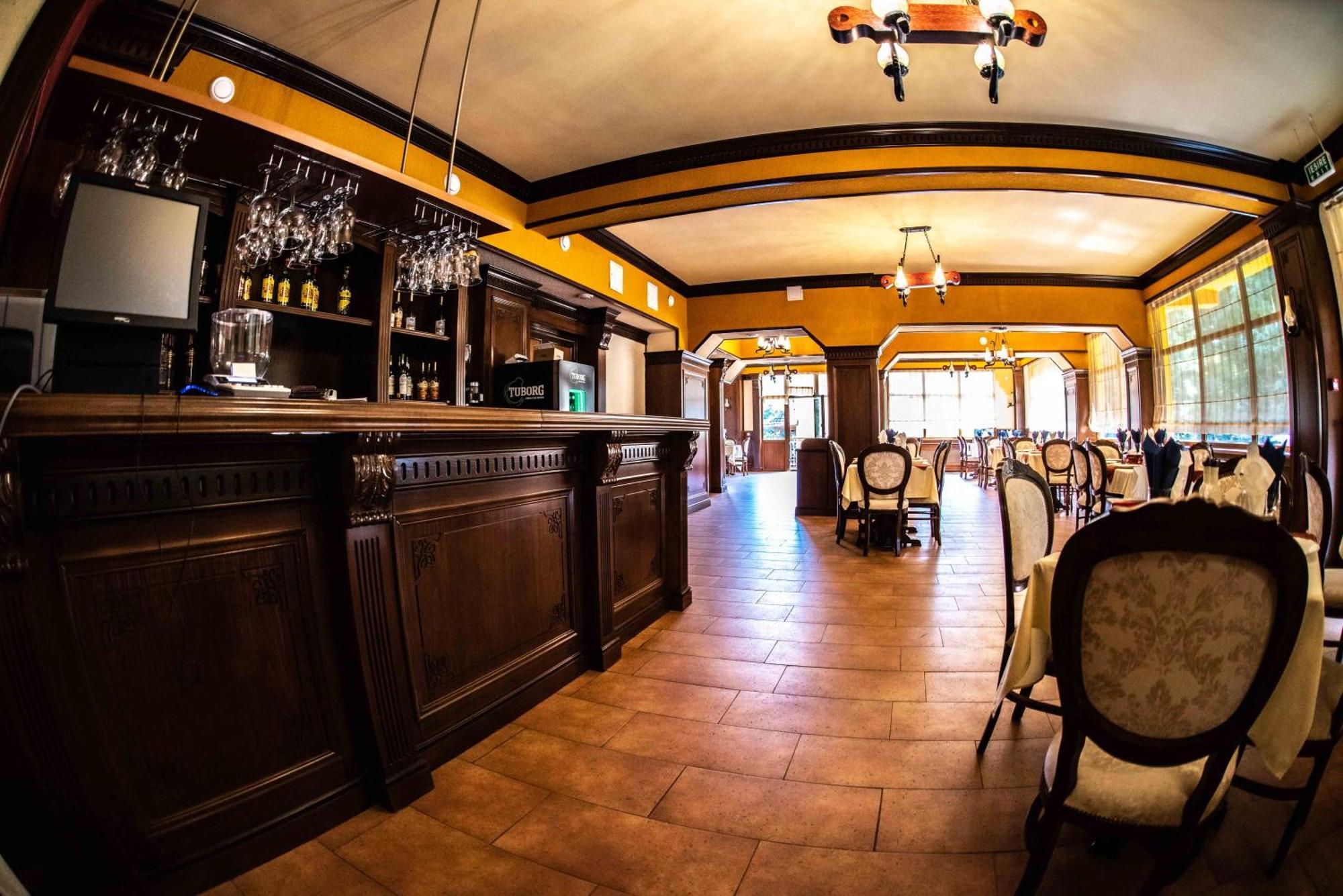 Hotel Trei Brazi Băile Olăneşti Zewnętrze zdjęcie