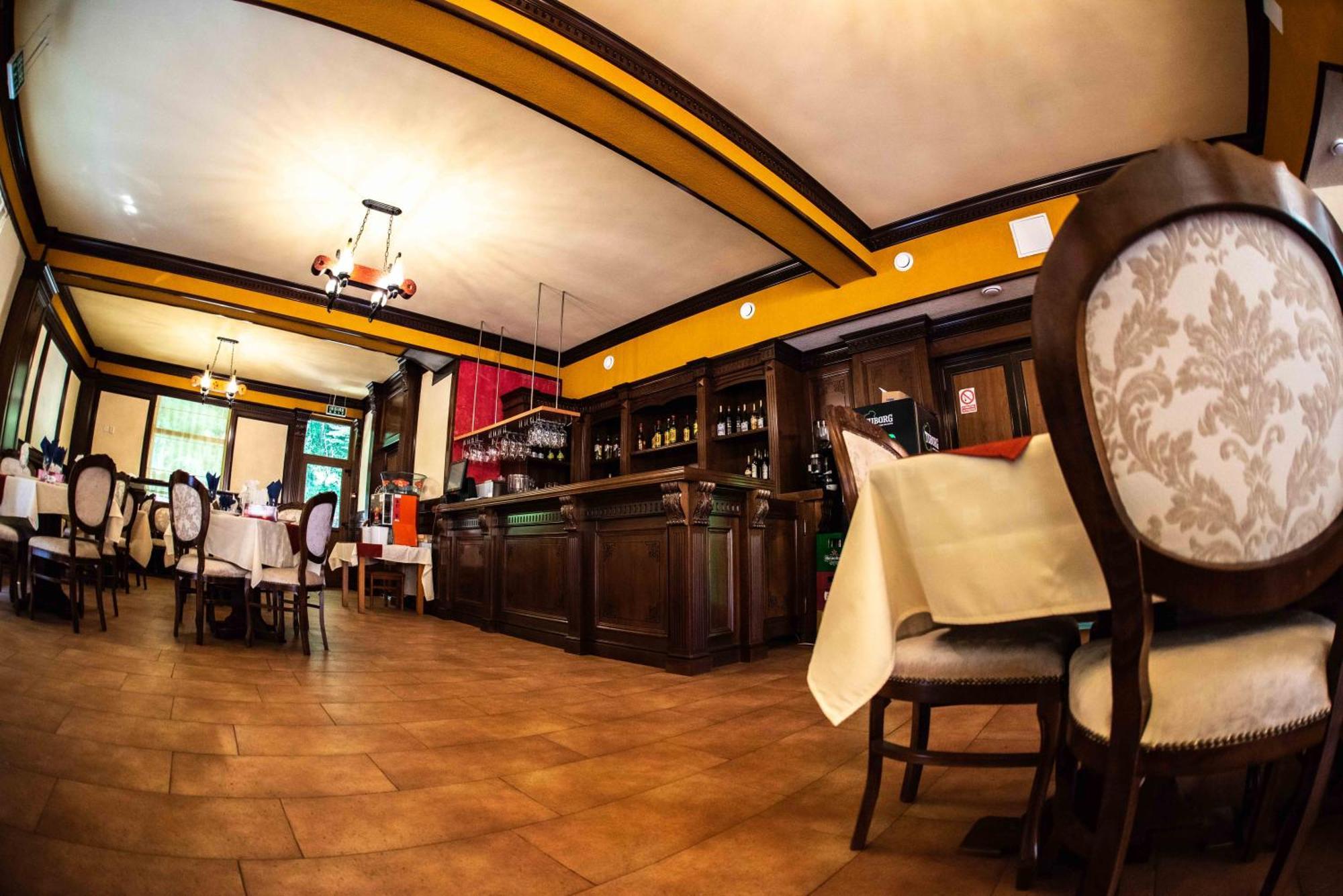 Hotel Trei Brazi Băile Olăneşti Zewnętrze zdjęcie