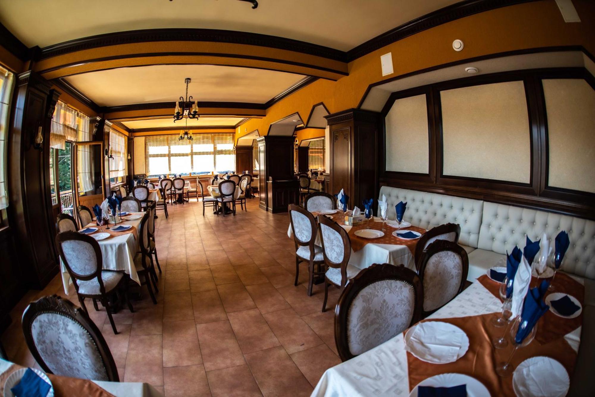 Hotel Trei Brazi Băile Olăneşti Zewnętrze zdjęcie