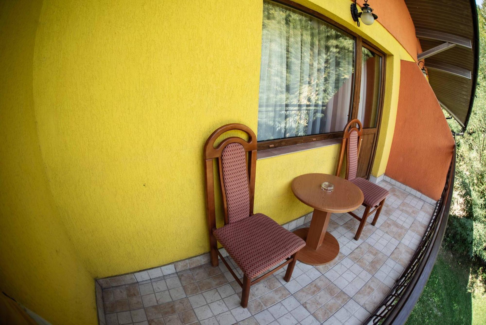 Hotel Trei Brazi Băile Olăneşti Zewnętrze zdjęcie